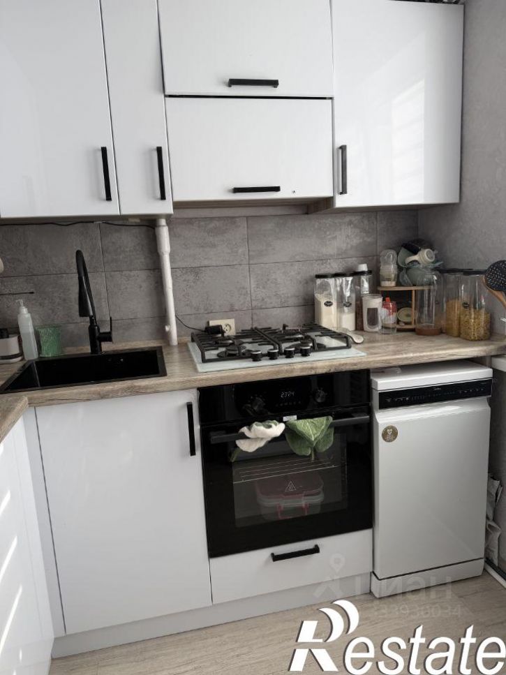 3-комн квартира мкр 4-й, 27,  д. 27
